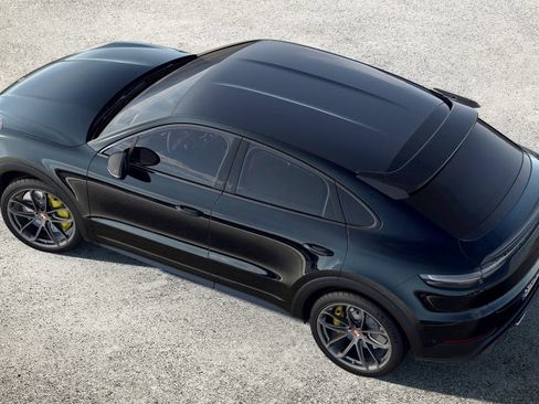 Certified 2023 Porsche Cayenne Turbo GT image 4