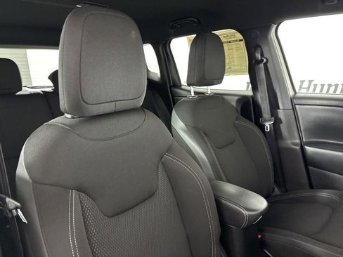 Used 2022 Jeep Renegade Altitude w/ Convenience Group image 29