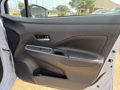 Used 2025 Nissan Versa SR w/ Trunk Package FWD image 32