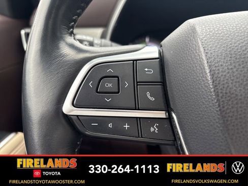 Used 2021 Toyota Highlander Limited image 14