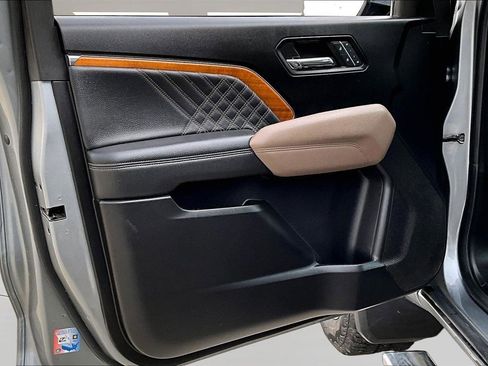 Used 2024 GMC Canyon Denali image 22