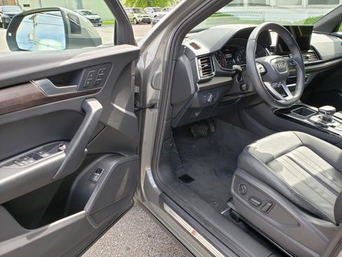 Used 2023 Audi Q5 2.0T Premium w/ Convenience Package AWD/4WD image 8