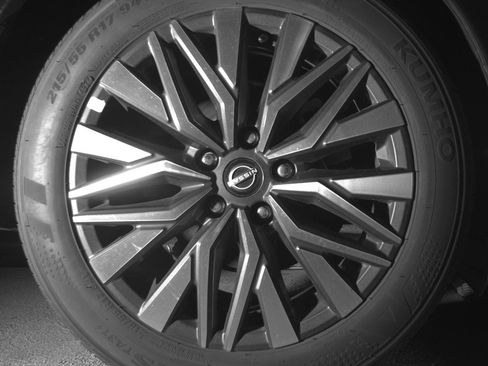 Used 2025 Nissan Altima 2.5 SV image 15