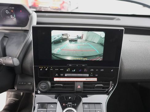 Used 2025 Toyota bZ4X FWD image 27