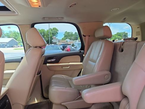 Used 2007 Chevrolet Tahoe LT w/ LT Preferred Equipment Group AWD/4WD image 17