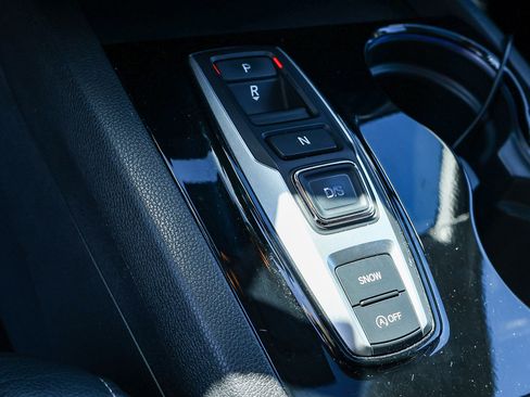 Used 2018 Honda Pilot Touring image 10