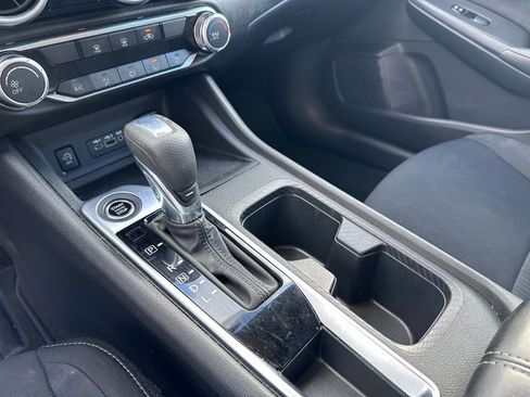 Used 2024 Nissan Sentra SV image 17