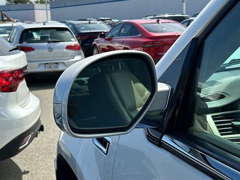 Used 2011 Cadillac Escalade 2WD image 8