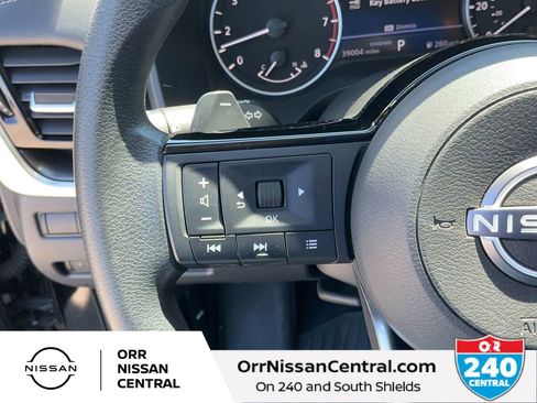 Used 2023 Nissan Rogue SV image 19