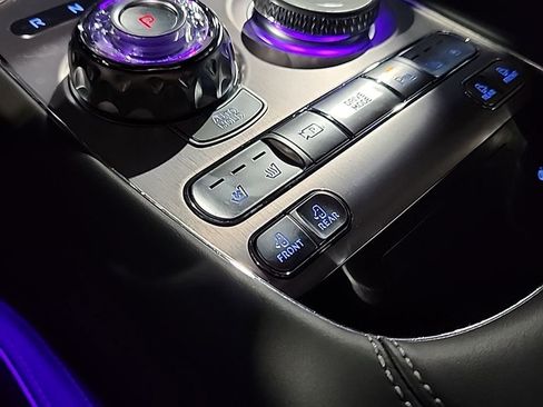 Used 2025 Genesis G90 3.5T image 28