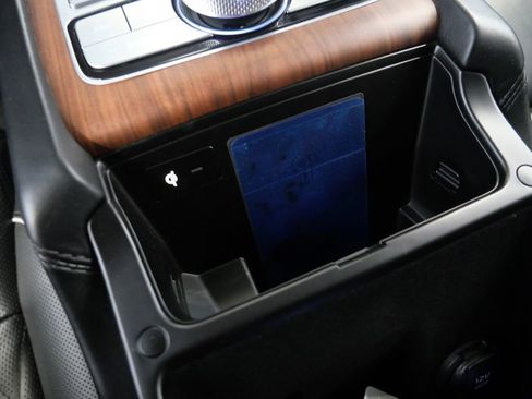 Used 2019 Kia K900 Luxury w/ VIP Package AWD/4WD image 37