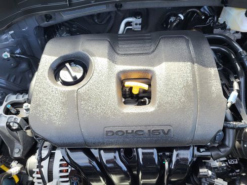 Used 2025 Kia Soul LX w/ LX Technology Package FWD image 39