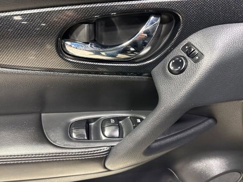 Used 2015 Nissan Rogue SL w/ SL Premium Package image 31