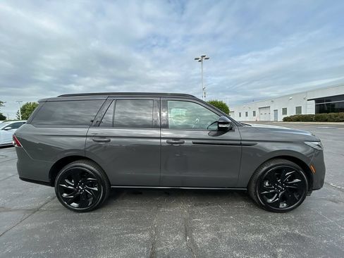 Used 2025 Lincoln Navigator Black Label AWD/4WD image 11