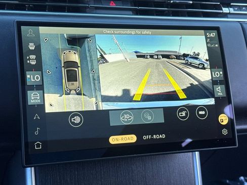 Used 2025 Land Rover Range Rover SE AWD/4WD image 19