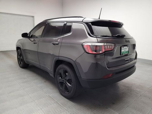 Used 2020 Jeep Compass Latitude FWD image 3