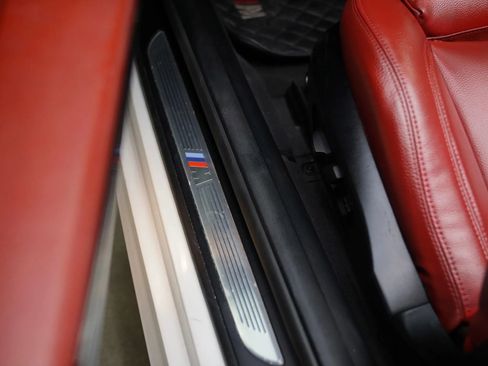 Used 2013 BMW 328i Convertible w/ M Sport Pkg image 25