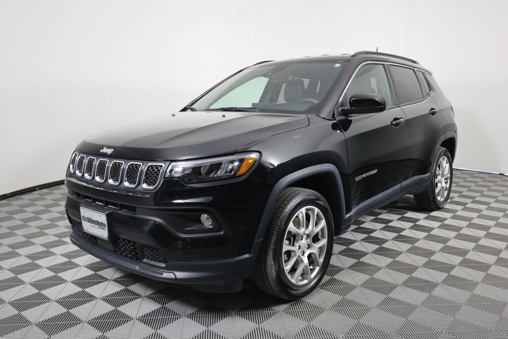 Used 2023 Jeep Compass Latitude AWD/4WD image 5