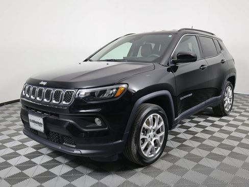 Used 2023 Jeep Compass Latitude AWD/4WD image 5