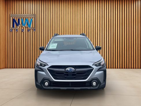 Used 2025 Subaru Outback Premium w/ Popular Package #1A image 2