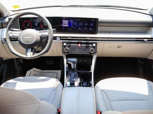 Used 2025 Hyundai Tucson SEL FWD image 6
