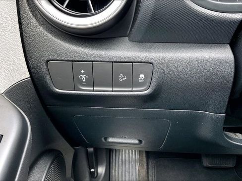 Used 2023 Hyundai Kona SEL AWD/4WD image 15