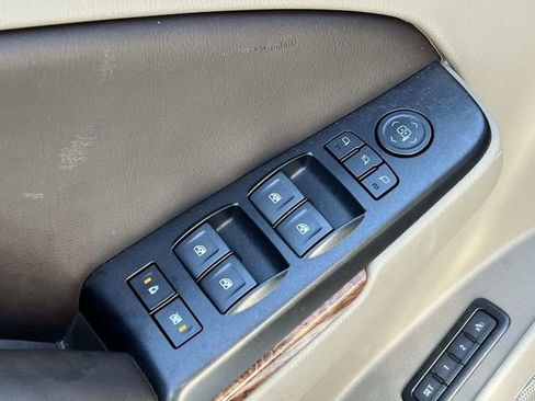 Used 2018 Chevrolet Tahoe Premier AWD/4WD image 20