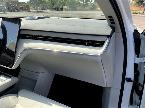 New 2025 Volvo EX90 Plus image 29