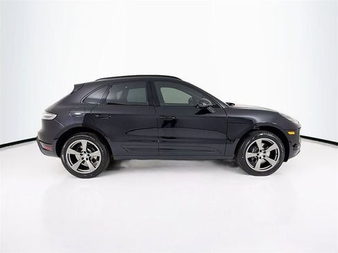 New 2026 Porsche Macan image 8