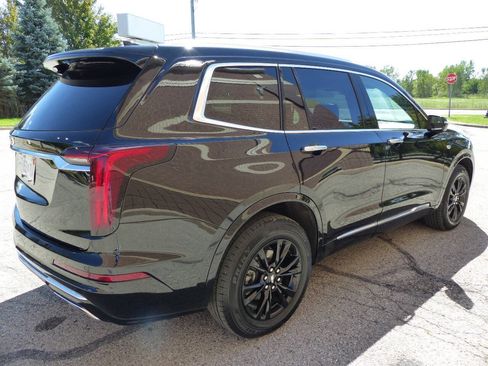 Used 2024 Cadillac XT6 Luxury w/ LPO, Floor Liner Package AWD/4WD image 8