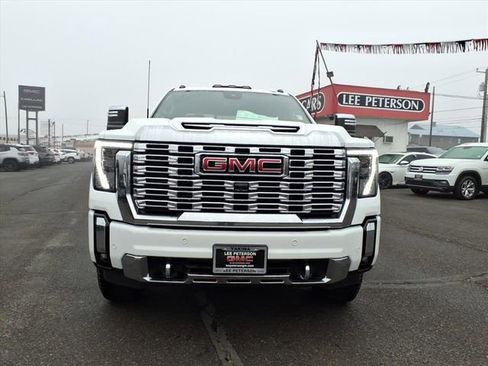 Used 2025 GMC Sierra 3500 Denali w/ Denali Reserve Package image 6