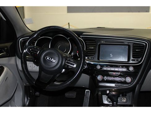 Used 2015 Kia Optima EX w/ EX Premium Package image 16