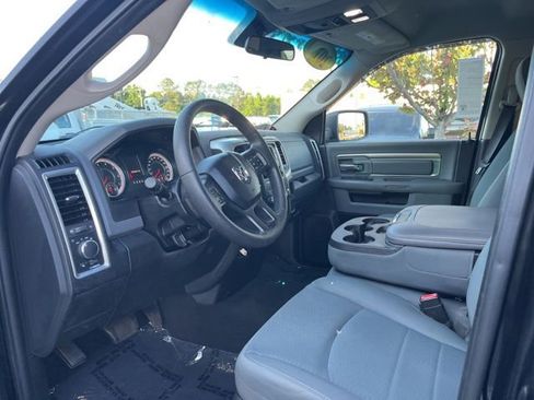 Used 2017 RAM 1500 Classic SLT AWD/4WD image 4