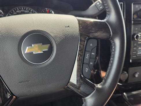 Used 2017 Chevrolet Express 2500 RWD image 46