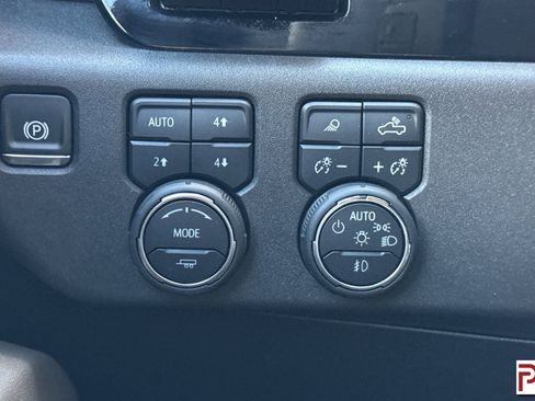 Certified 2025 Chevrolet Silverado 1500 ZR2 w/ Technology Package image 32