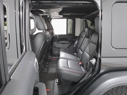 Used 2025 Jeep Wrangler Unlimited Rubicon image 22