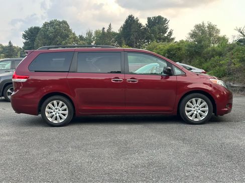 Used 2014 Toyota Sienna XLE AWD/4WD image 8