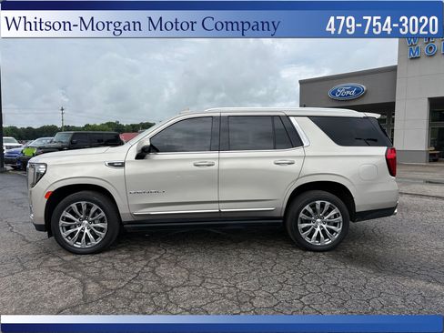 Used 2021 GMC Yukon Denali w/ Denali Premium Package AWD/4WD image 8