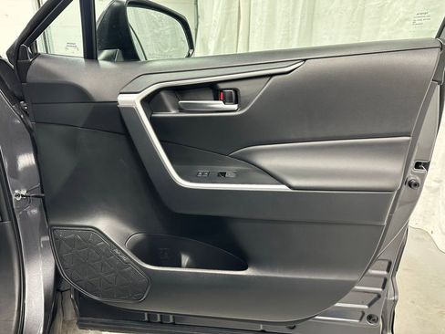 Used 2025 Toyota RAV4 XLE w/ Convenience Package image 53