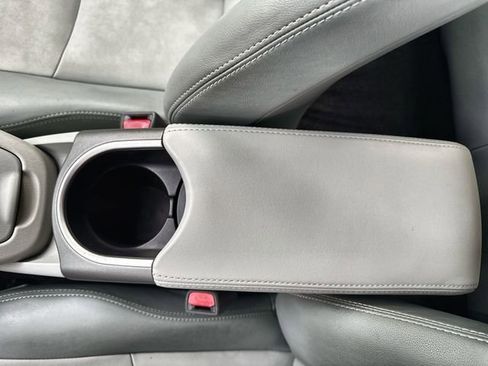 Used 2014 Toyota Prius Two image 28