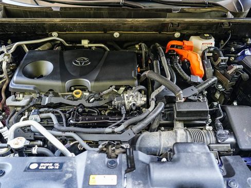 Used 2023 Toyota RAV4 SE w/ Weather & Moonroof Package AWD/4WD image 26