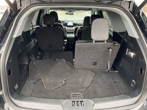 Used 2023 Ford Explorer XLT image 20