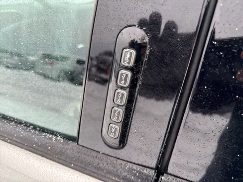 Used 2008 Ford Explorer XLT image 11