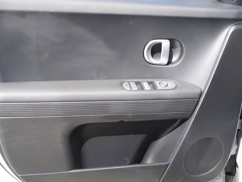 Used 2024 Hyundai Ioniq 5 SE image 18