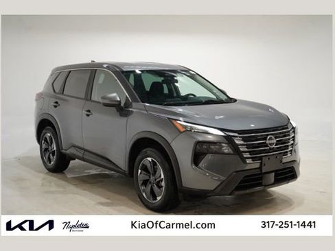 Used 2025 Nissan Rogue SV image 1