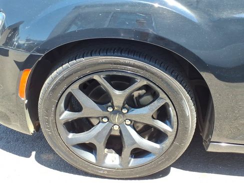 Used 2022 Chrysler 300 S RWD image 8