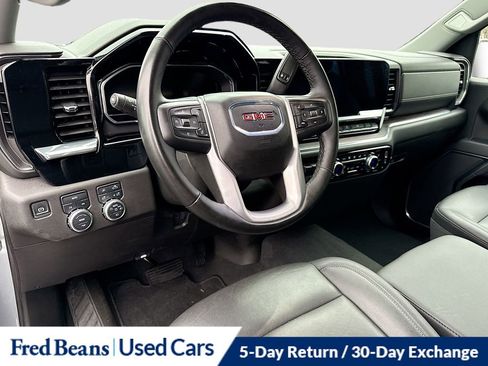 Used 2025 GMC Sierra 1500 SLT image 11