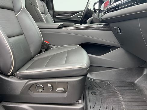 Used 2021 Cadillac Escalade Sport RWD image 34