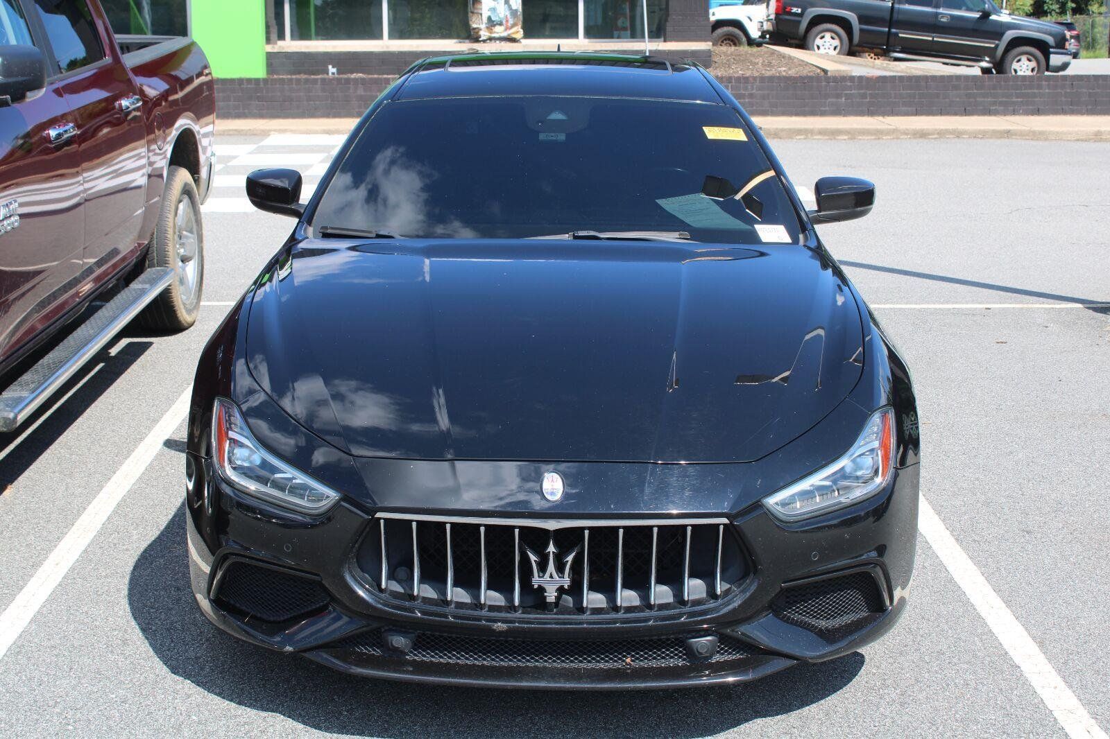 Used 2018 Maserati Ghibli S GranSport RWD image 2