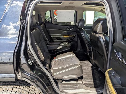 Used 2018 GMC Acadia Denali w/ Technology Package image 11